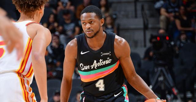 福克斯26+9沃克生涯新高38分 马刺主场力克老鹰...