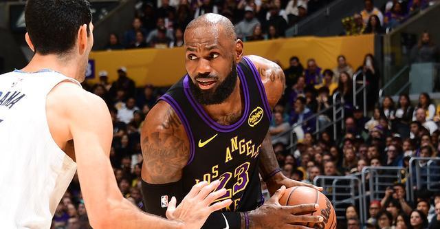 詹姆斯：今晚我努力保持稳定发挥 并追求极致效率