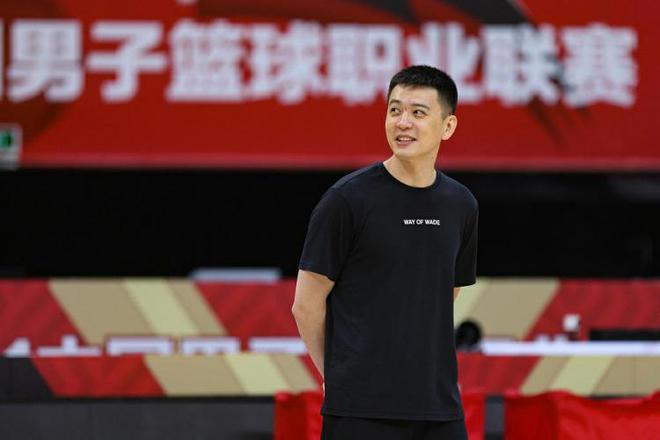 上赛季总决赛对手！杨鸣将继续解说总决赛G2 搭档山东主帅邱彪