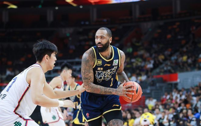 合同到期！广东或全力续约功勋外援，本赛季场均轰26+7成第一核心