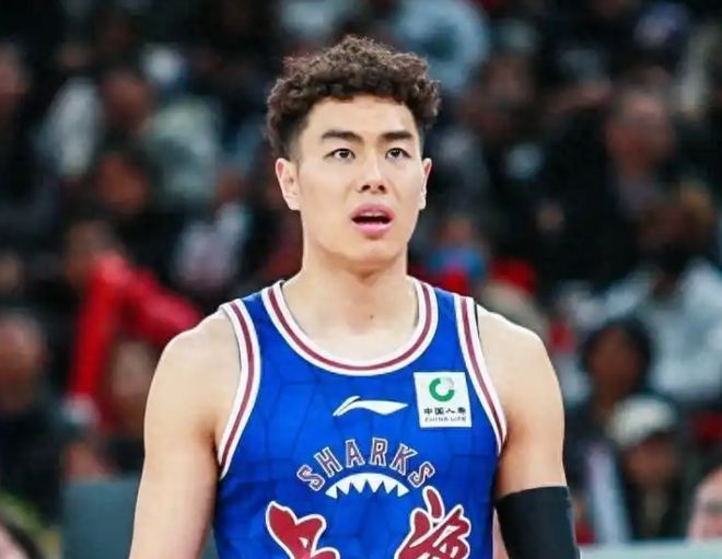 合同到期，李添荣下家3选1，张镇麟6月大婚，郭艾伦红包曝光