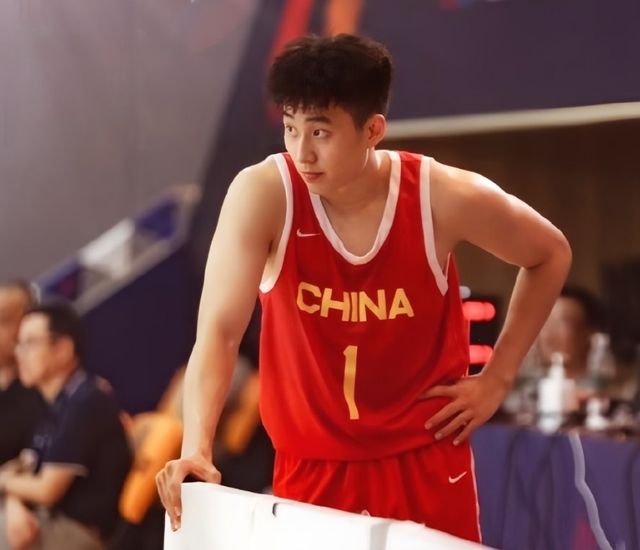 正式确定！中国男篮新星加盟广东宏远，朱芳雨大获全胜，未来可期