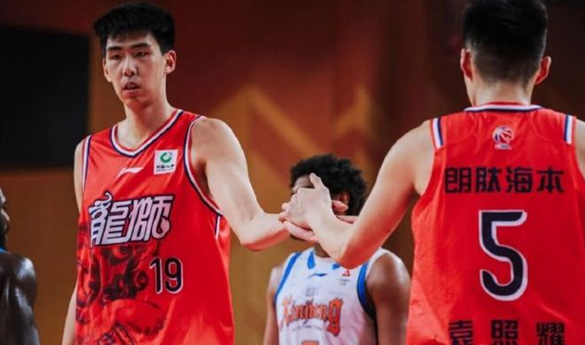 单场5封盖！广州中锋再现统治力，争夺最佳防守球员奖