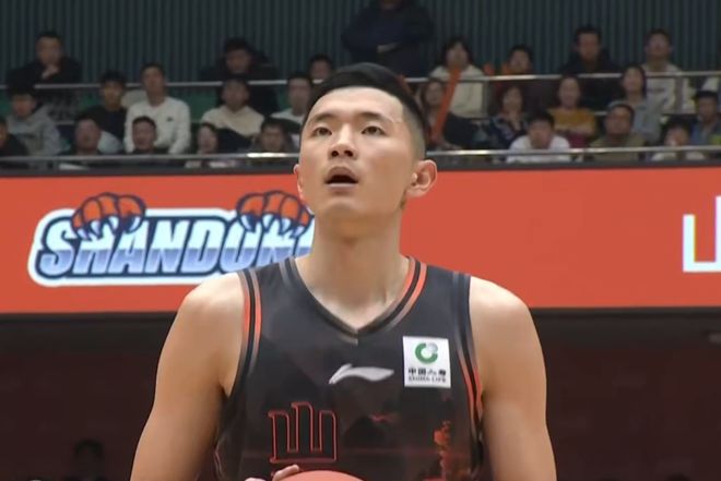 拒绝逆转！山东男篮5人得分上双，掀翻卫冕冠军，终结对手7连胜