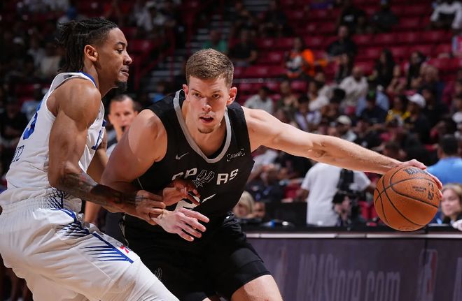 低级别比赛游刃有余！马刺锋线投手在NBA赛场上能有更多机会吗？