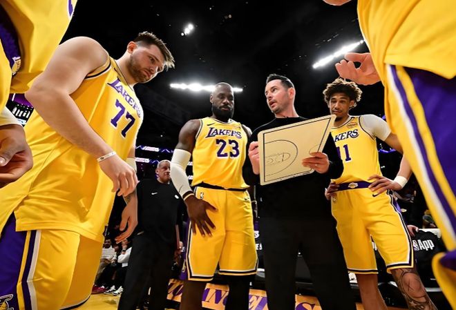 41岁的詹姆斯，该不该下替补呢？