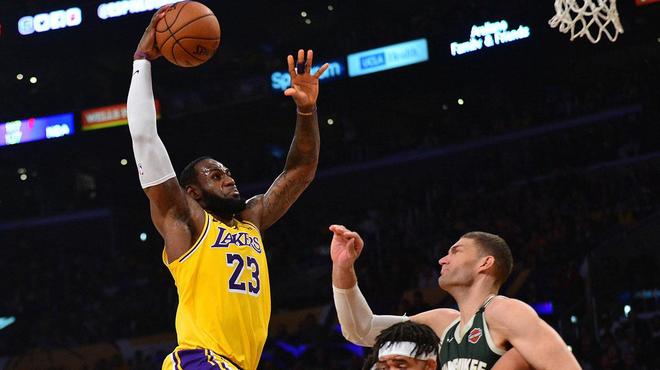 NBA传闻：詹姆斯的处境迫使布鲁克·洛佩兹不加盟湖人而转投快船