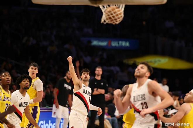 我的个天啊!一个落选秀,拿着一千多万年薪,场均砍下35.8分