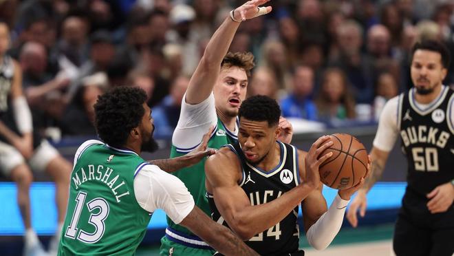 字母哥30+8創NBA歷史第2神跡，雄鹿逆轉獨行俠！弗拉格26+9創紀錄