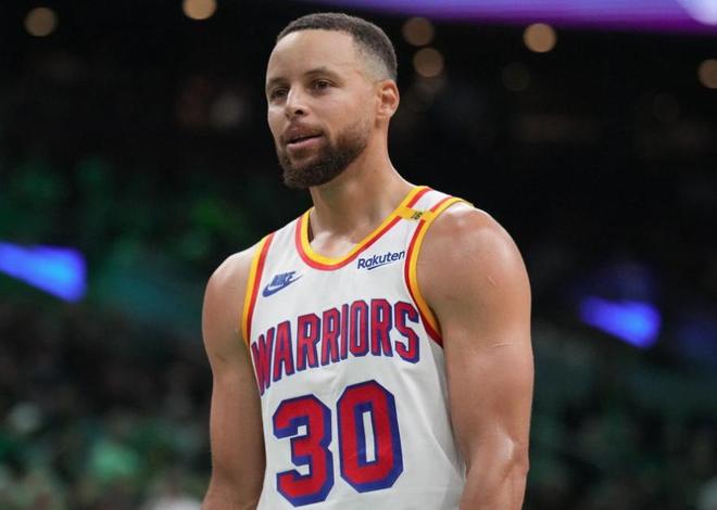 库里：我对第三节的表现很失望，我的愚蠢失误改变了比赛势头