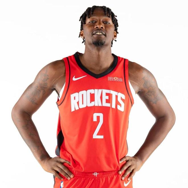 Shams：芬尼-史密斯今日迎火箭首秀，对手正是老东家湖人