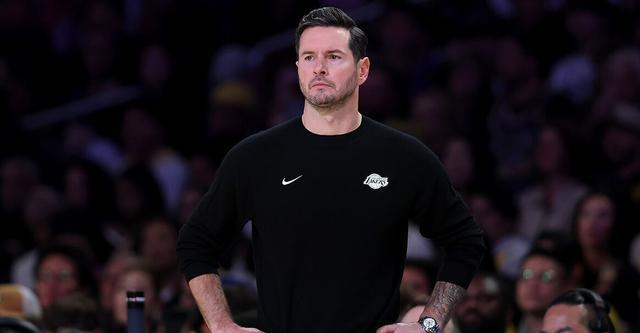 雷迪克：球队进攻端缺乏组织 我只能将其归咎于假期