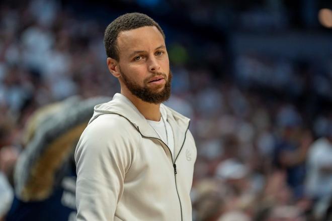 计划在NBA再打多久？库里：我不知道 我的合同还剩两年
