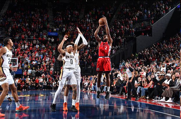 莱昂纳德生涯第三次压哨绝杀!赛后谈细节:一直跟着琼斯移动路线