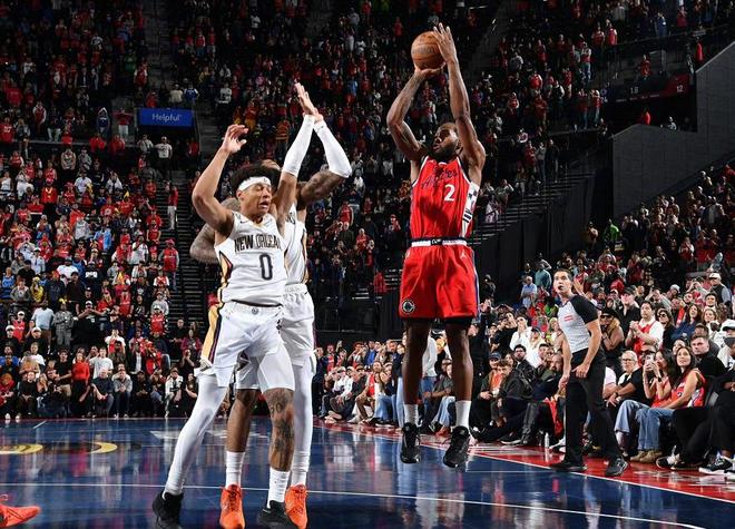 難看！小卡壓哨絕殺，NBA最老球隊：你們沒有退路！