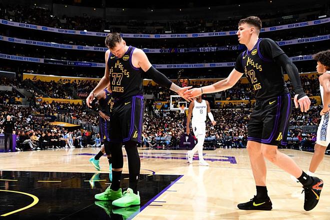 难得爆发了一回！湖人侧翼新援终于打出了一场攻守兼备的表现？