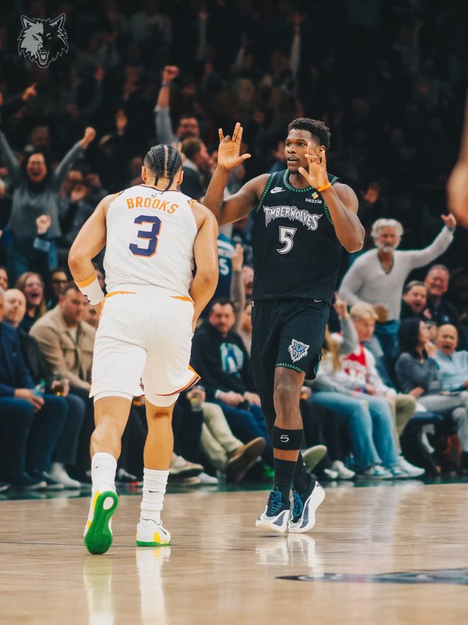 华子空砍40+9森林狼不敌太阳结束5连胜，布克缺席马威22+7