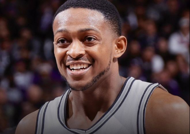 正式完成续约！马刺给出4年2.29亿美元，留下福克斯！...