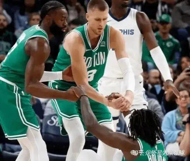 若30隊保留自選球員，聯(lián)盟前三陣容是？...