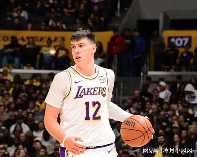 湖人消息：首发变阵在即，狄龙无望加盟，战鹈鹕出场更新