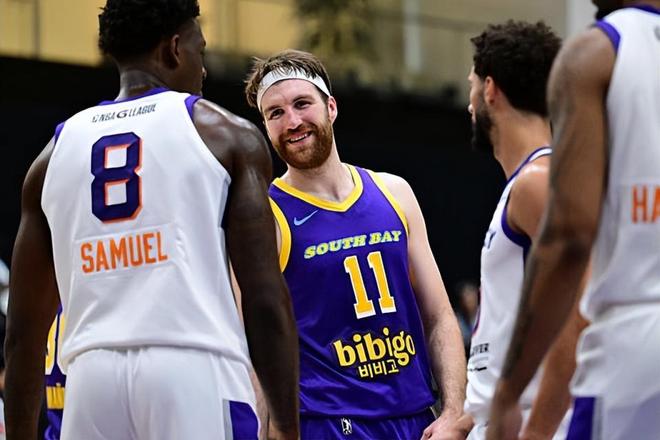 前一场34分,后一场29分,湖人二队得到了一名顶级内线得分手?