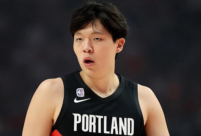 杨瀚森里程碑!开拓者107-114快船,这一战让我彻底看清3个现实