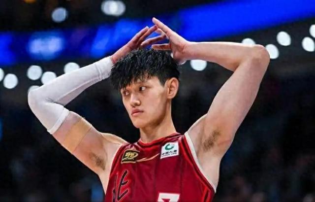 曾凡博前往德國(guó)治療腰傷