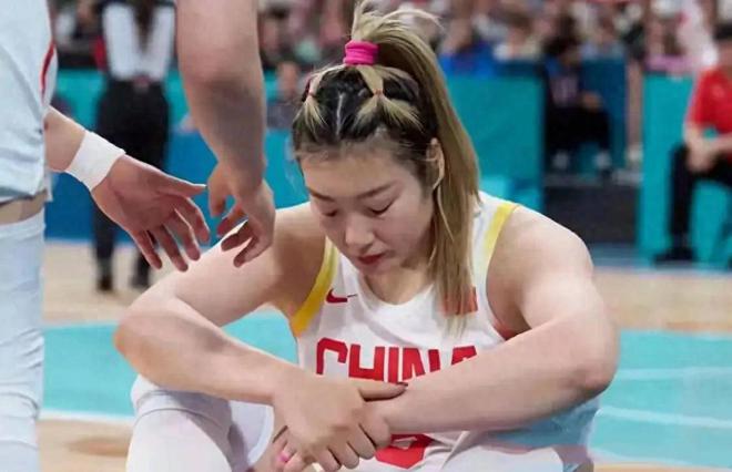 李夢落選真因曝光？宮魯鳴對化妝上陣早有指責，張隆也難辭其咎