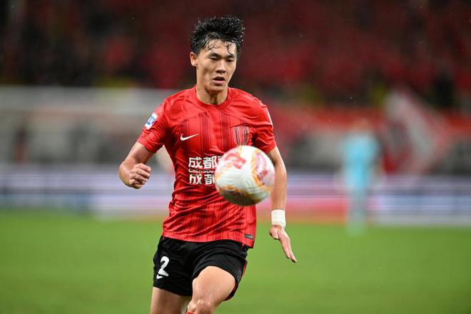 足球報：蓉城夏窗操作勢在必行 胡荷韜預計至少缺席兩個月