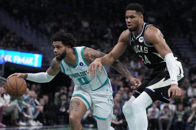 字母哥复出25+7+18雄鹿加时灭黄蜂 杯赛十连胜哈姆16连胜...