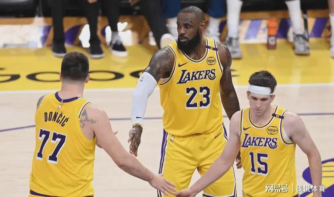 6胜2负!无詹湖人带来惊喜,美媒:除了东、里之外,别忘了他
