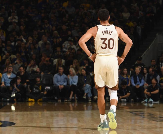 29分钟31+6三分提前打卡！库里终于结束三连败 勇士硬实力仍堪忧...