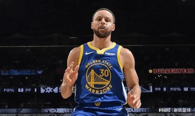 勇士变阵效果显著，二年级中锋重获信任，按住12+5后卫很正确...