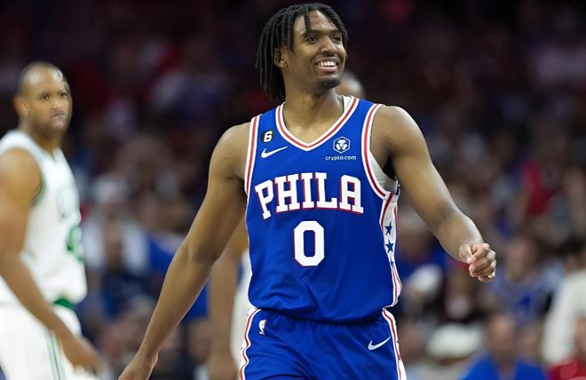 火热开局后，恩比德该如何融入球队？...