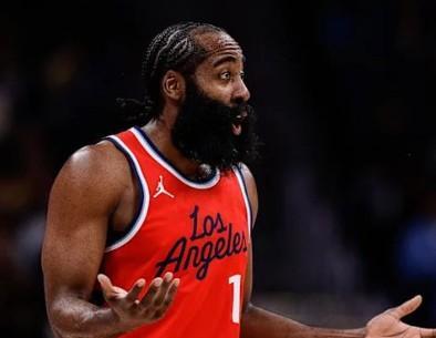 美媒：快船管理层和伦纳德都辜负了哈登，他完全有理由愤怒...