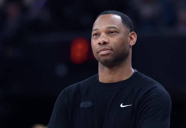 一夜3大消息！首位主帅下课，杜兰特超越哈登，湖人遭联盟调查...