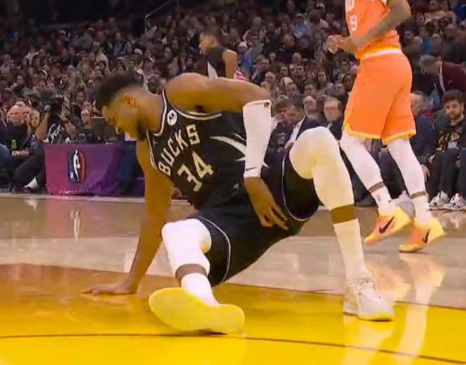 字母哥明天将做核磁共振,里弗斯:我可以透露,看起来不太好