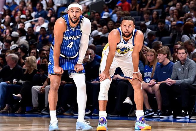 真正的基石!手感不佳的魔术后场大将依然在攻防两端完爆了勇士?