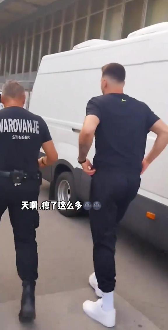 天呐！东契奇这私底下没少练啊 这看着瘦了不少啊~