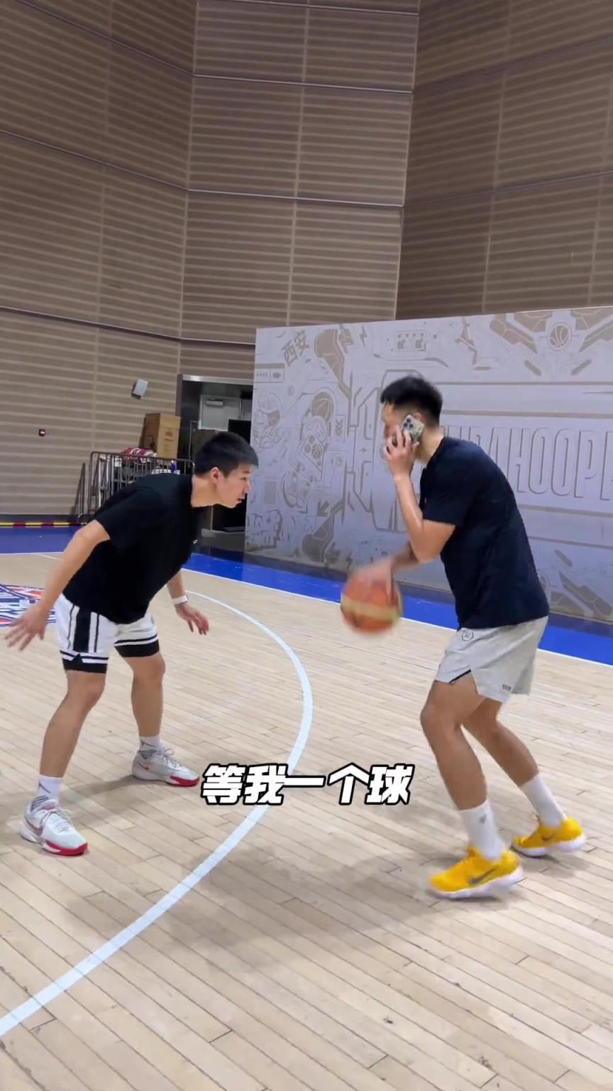 单手打球，五亿在手！
