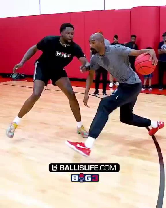 连长战斗力仍在啊！前NBA球员、现鹈鹕助教布鲁尔最新单挑视频