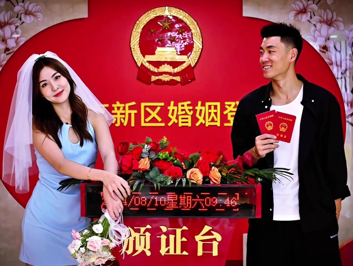 場上的高詩岩凶狠如貝弗利 場下對妻子十分癡情專一！