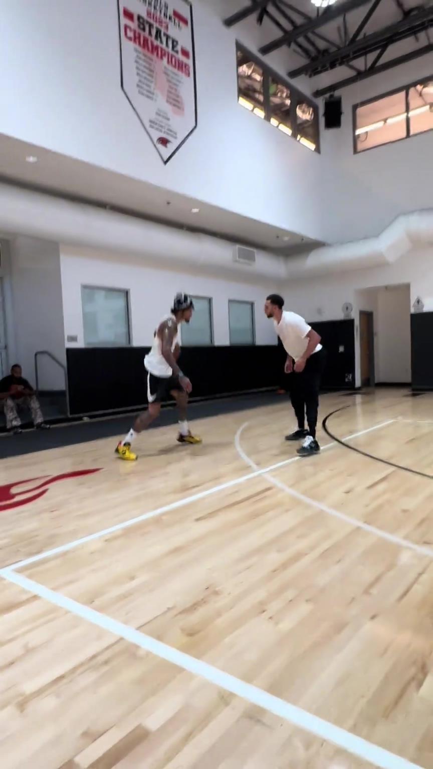 馬克西方烏布雷拉文三人輪流單挑，NBA級別的真的是互爆