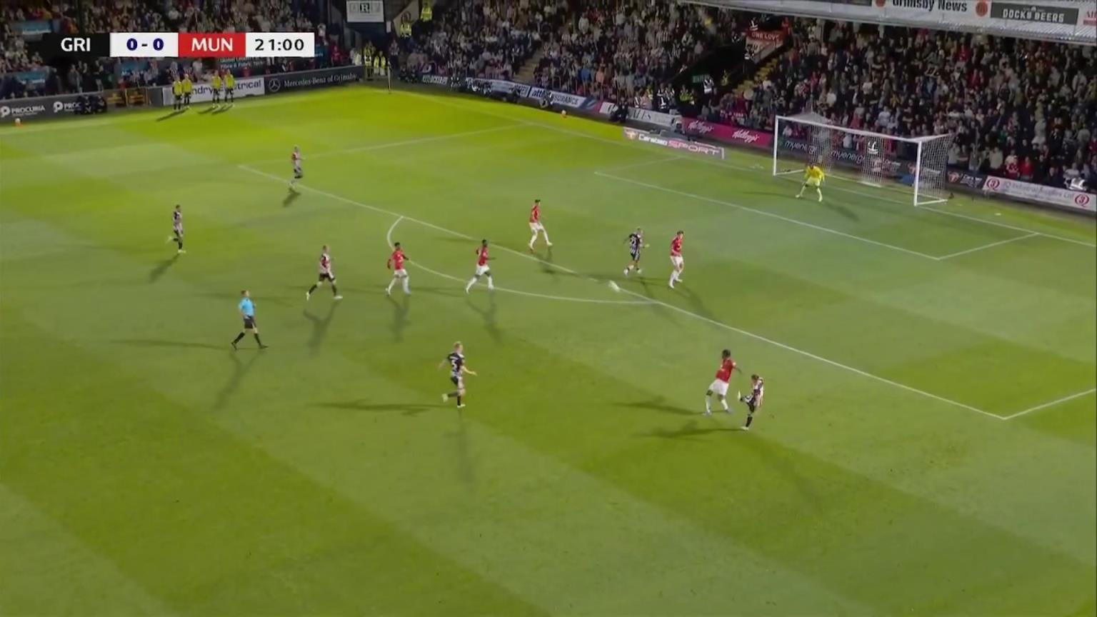 曼聯0-1落後英乙球隊！阿瑪德停球失誤被斷球，格林斯比反擊破門