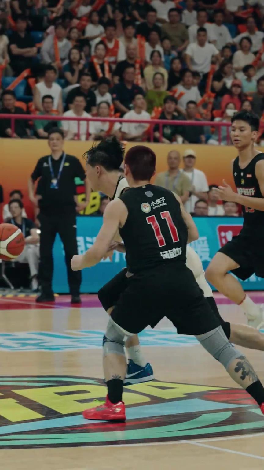 篮球真的可以1v5！叶光辉被5名防守球员包围，6秒完成一次快攻！