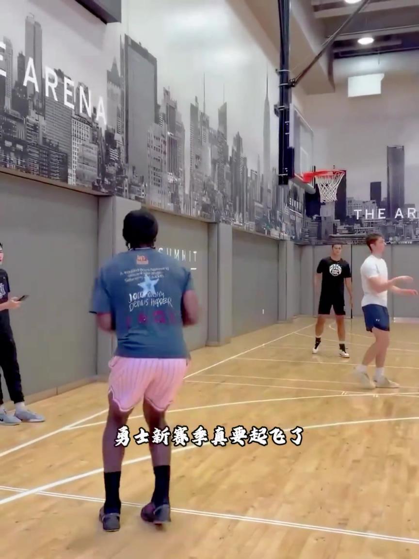 18分中狂轰276记三分，打破哈登保持6年的纪录...