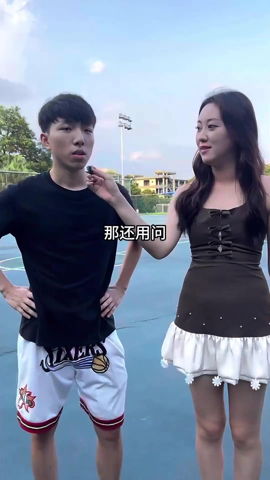 小姐姐采访路人：科比和库里 谁更应该进NBA历史前10 ？