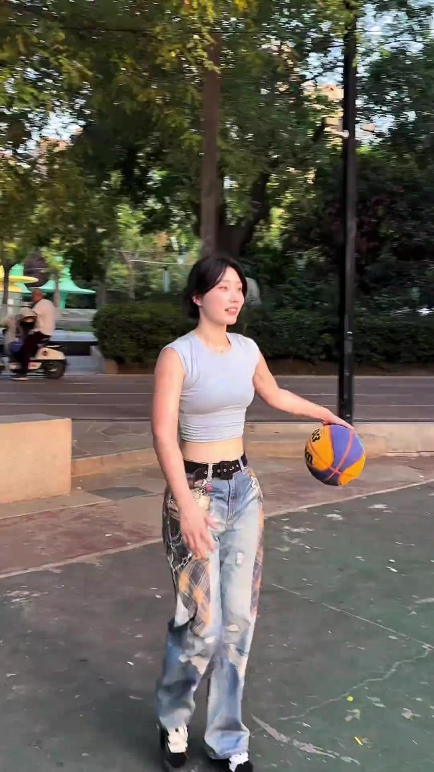 隻有打球哥們才能明白這美女球感有多好