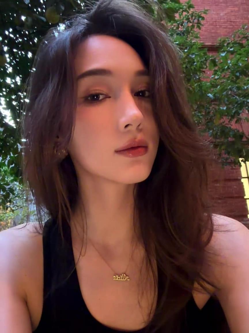 太有感觉了！杨政女友孟雅芳：比美照更有吸引力的是live~