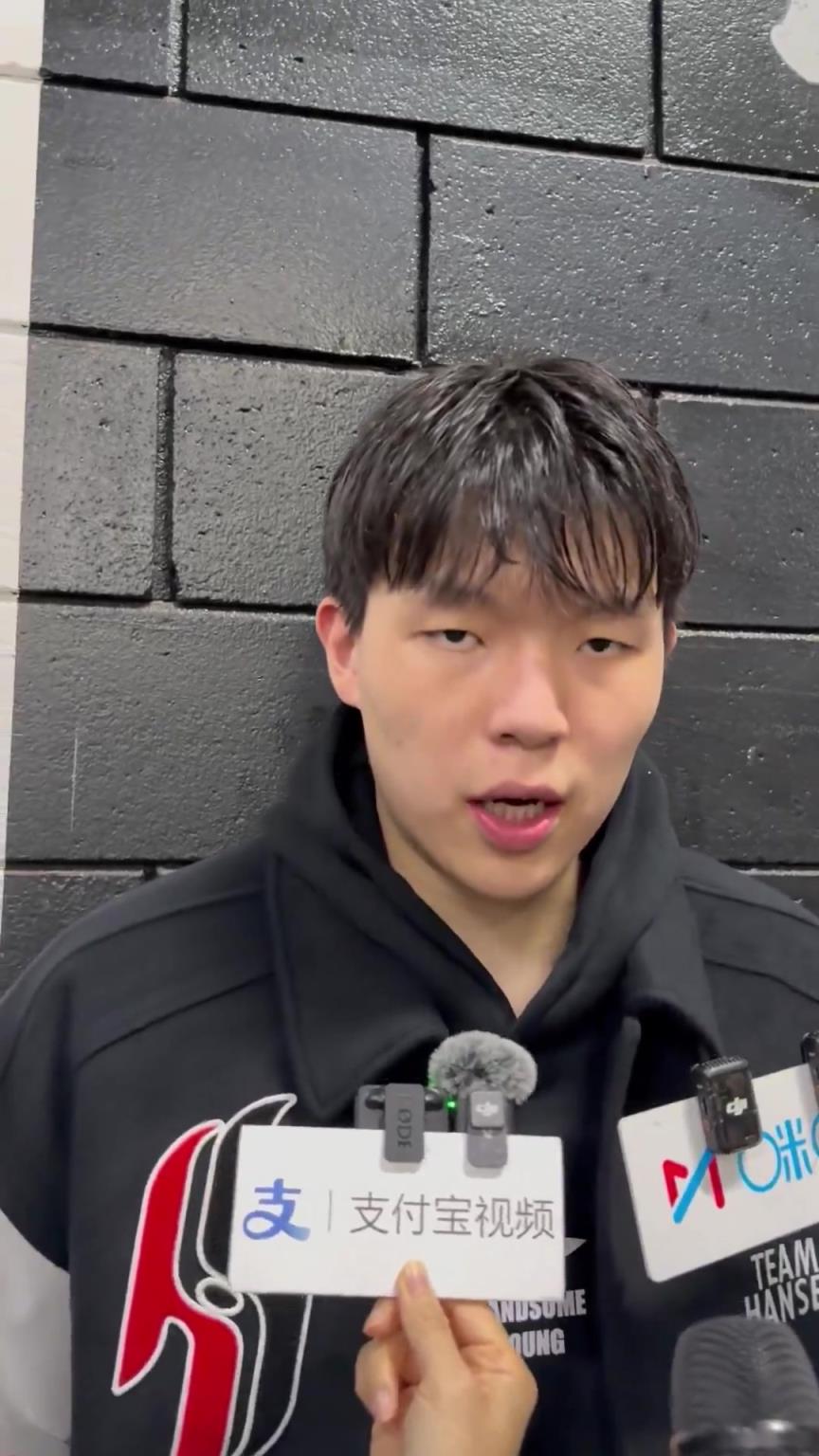 杨瀚森:斯普利特是个好教练!他非常细心!我会按部就班做好自己 杨瀚森:斯普利特是个好教练!他非常细心!我会按部就班做好自己